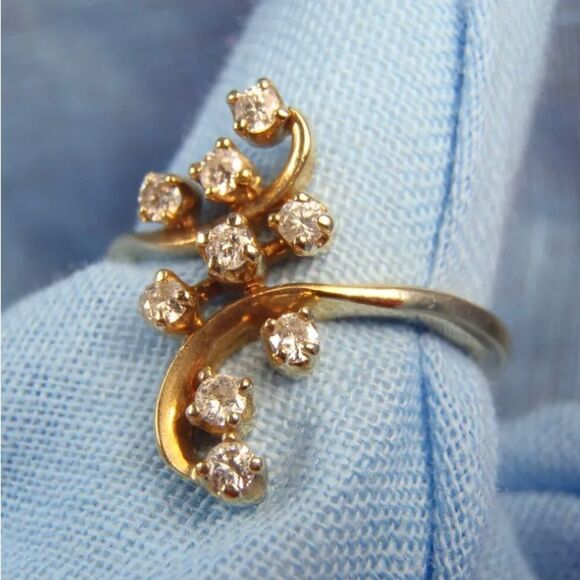 Solid 14k Yellow Gold Ring Genuine Diamonds Size 6